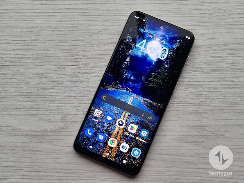 Moto g42 + Moto g52: Review