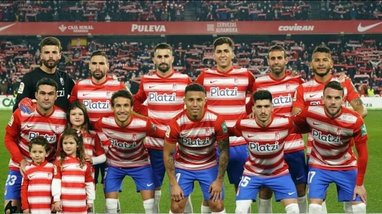 Platzi beca a 500 aficionados del fútbol